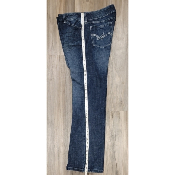 Women's Wrangler bootcut jeans - Picture 4 of 9